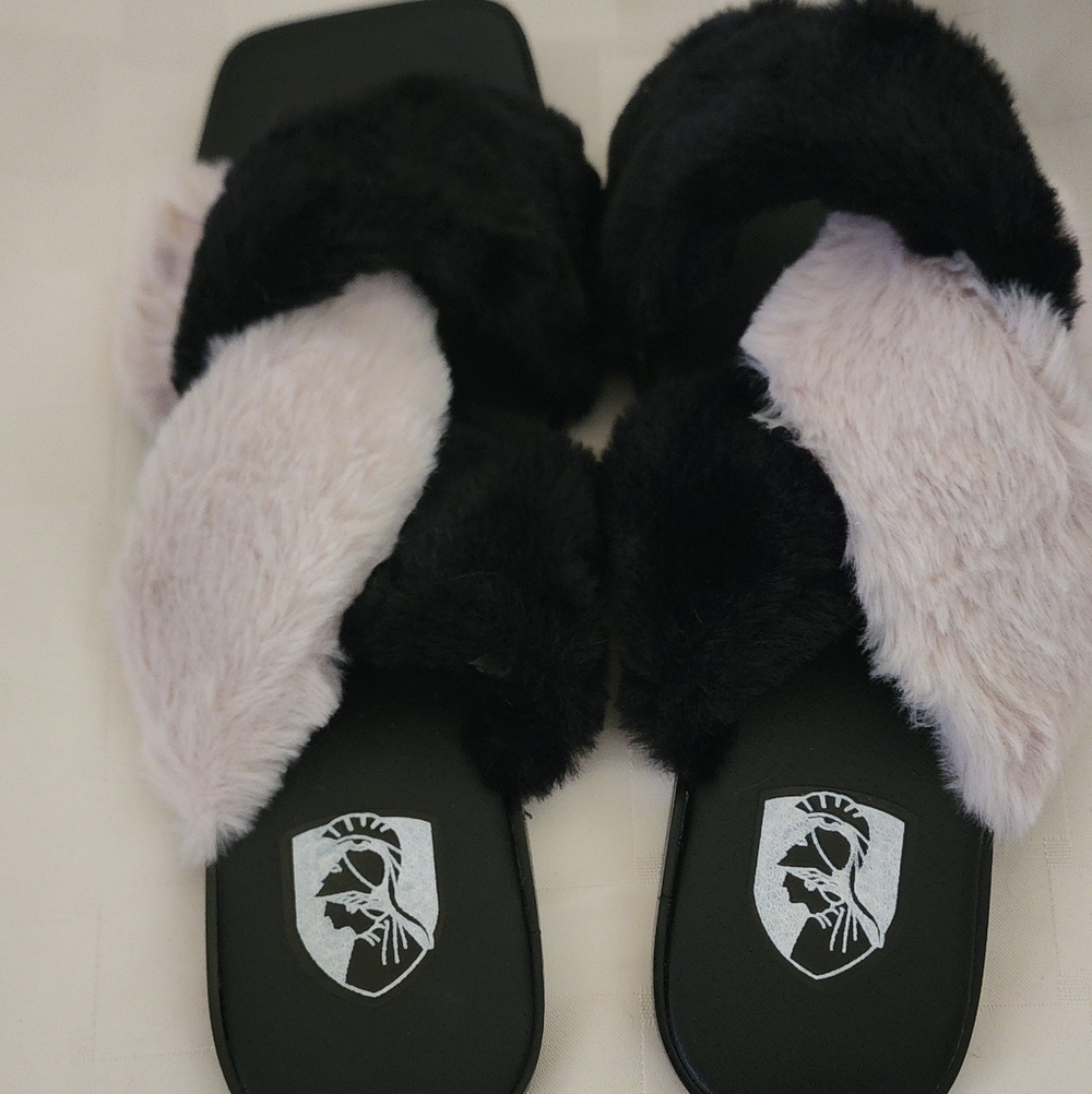 VHNY Black and Cream Faux Fur Slippers